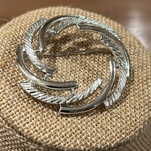 Vintage Sarah Coventry Silver Toned Brooch